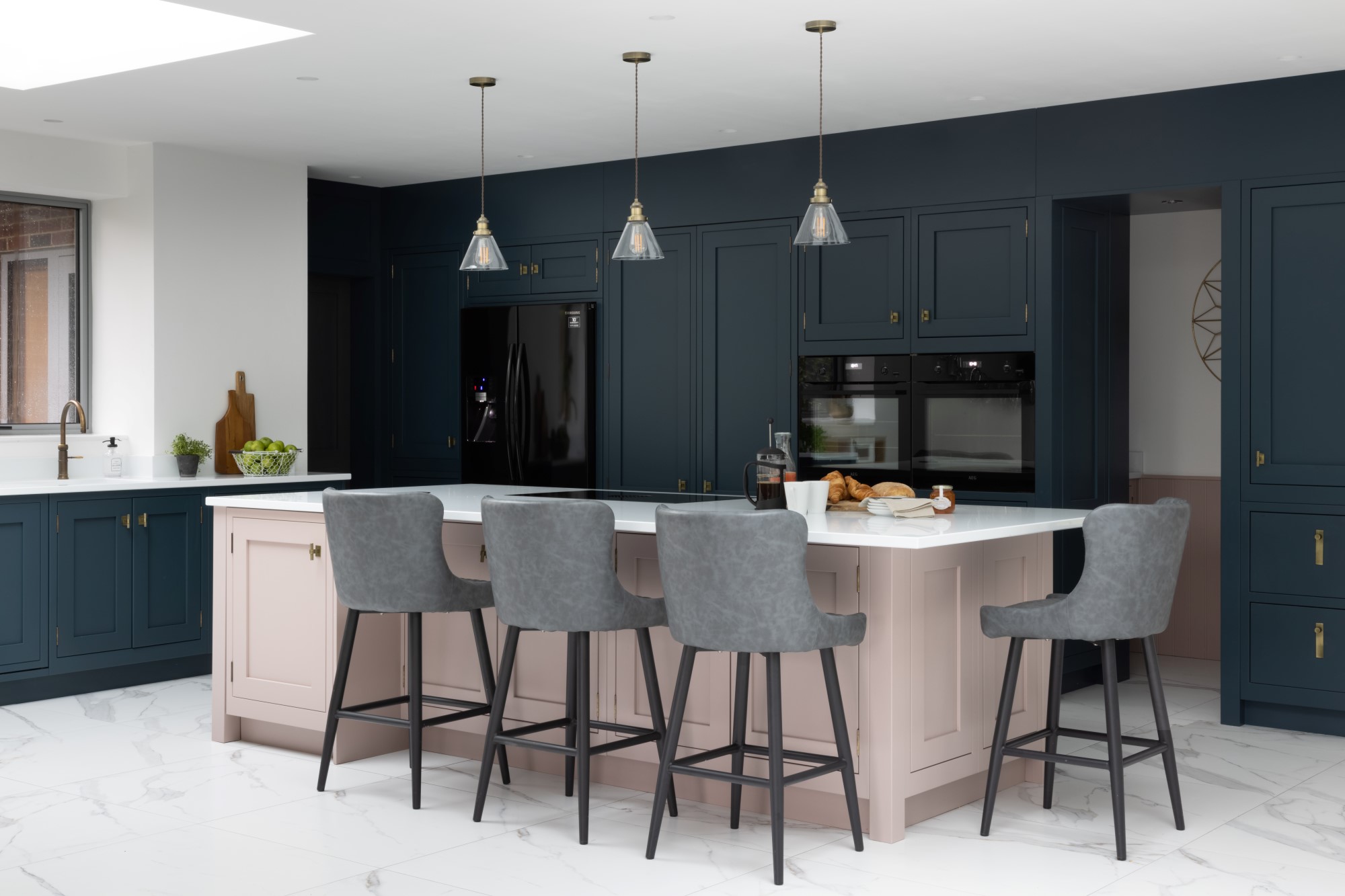 A Contemporary Family Shaker Kitchen