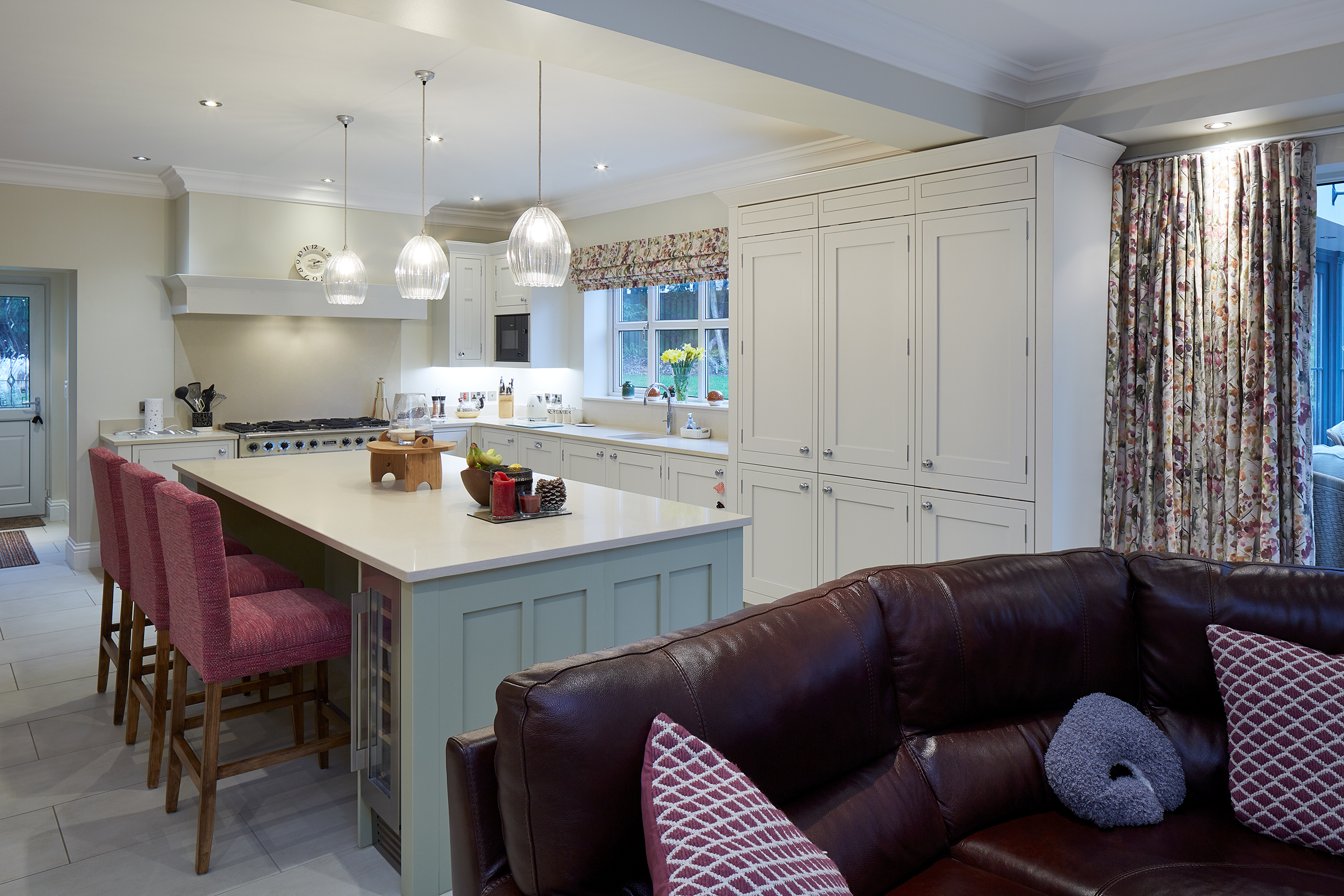 In-Frame Shaker in Porcelain & Sage Kitchen