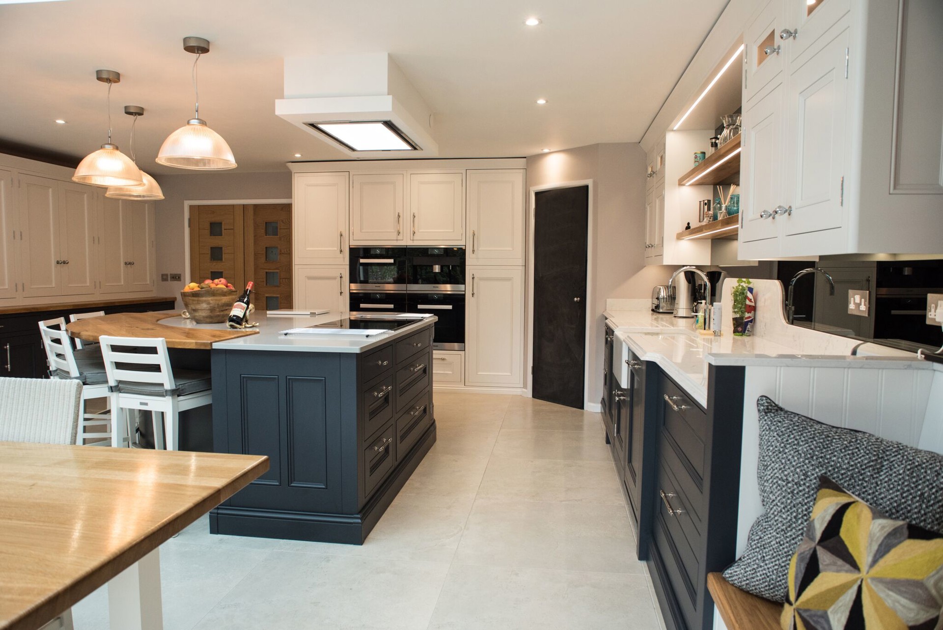 Half Pencil & Scalloped | Charcoal & Chalk Kitchen