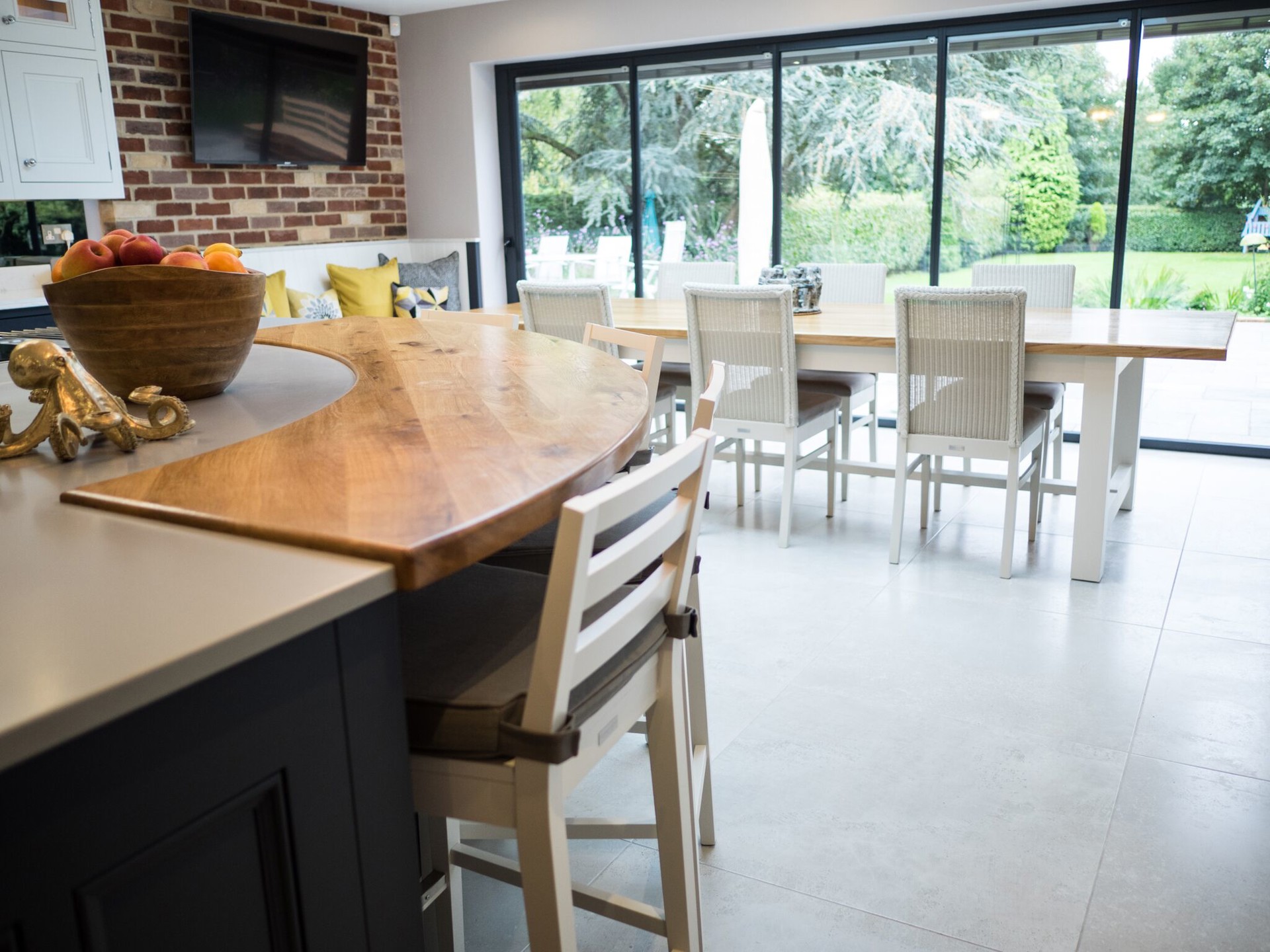 Half Pencil & Scalloped | Charcoal & Chalk Kitchen