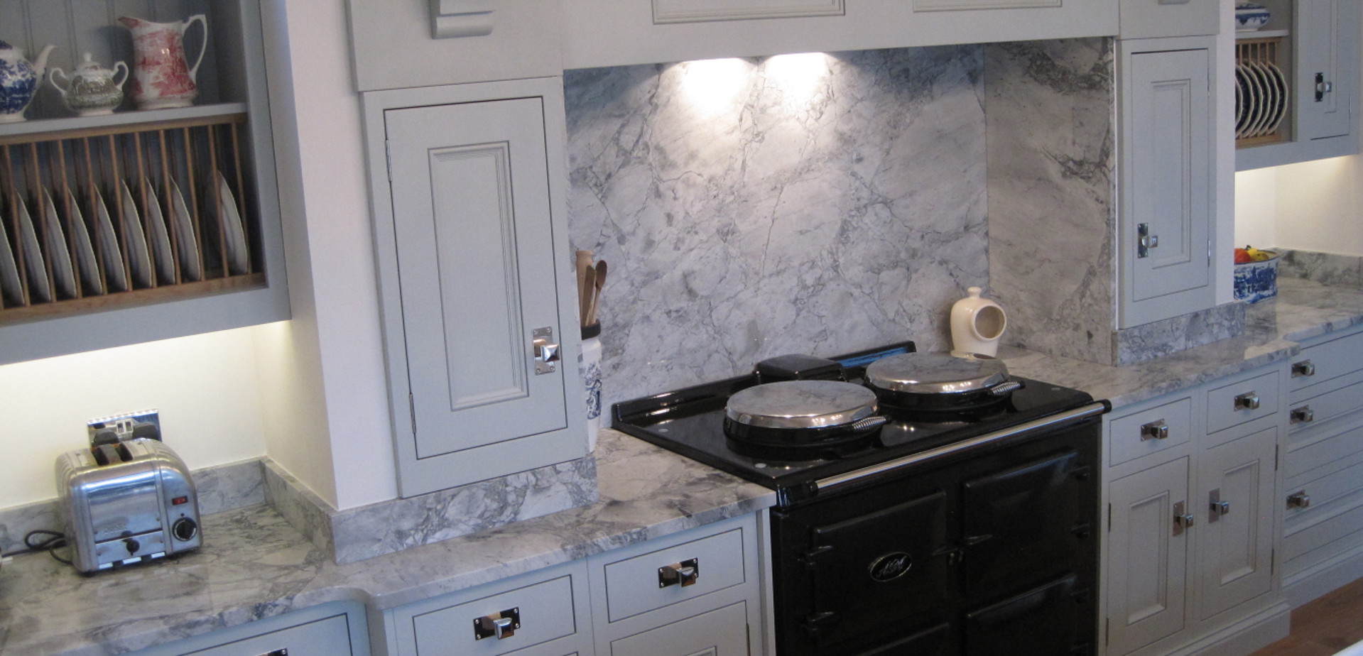 Half Pencil & Scalloped | Charcoal & Partridge Kitchen