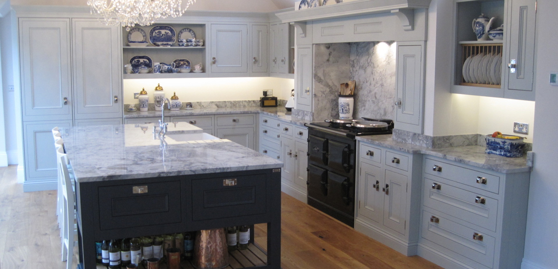 Half Pencil & Scalloped | Charcoal & Partridge Kitchen