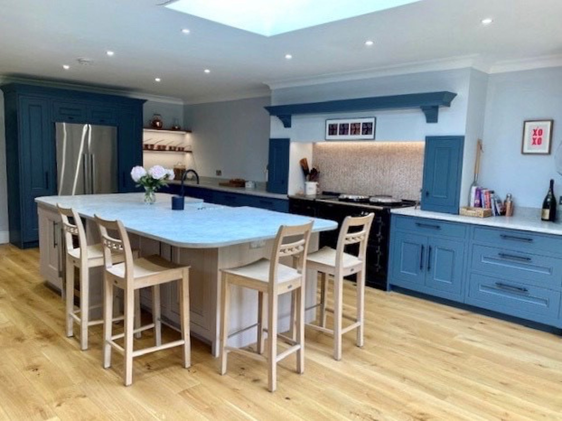 Half Pencil and Scalloped | Dry Rose & Storm Blue Kitchen