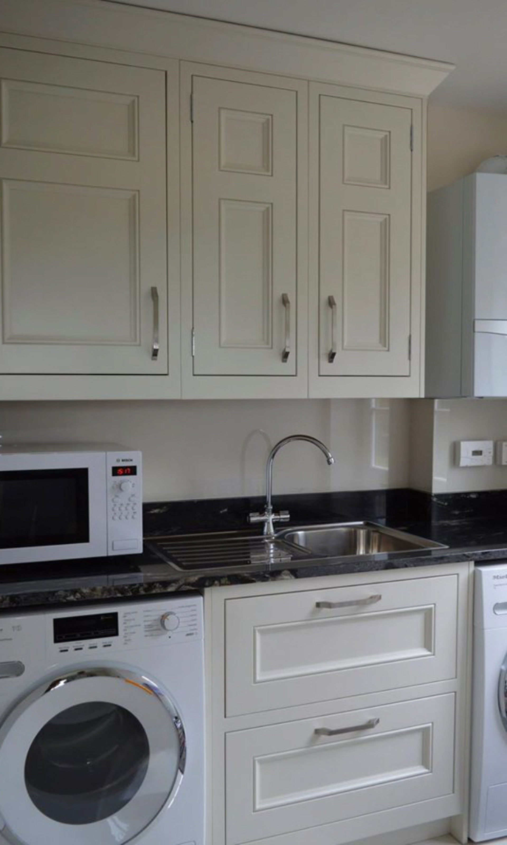 Half Pencil & Scalloped | Porcelain Kitchen Units