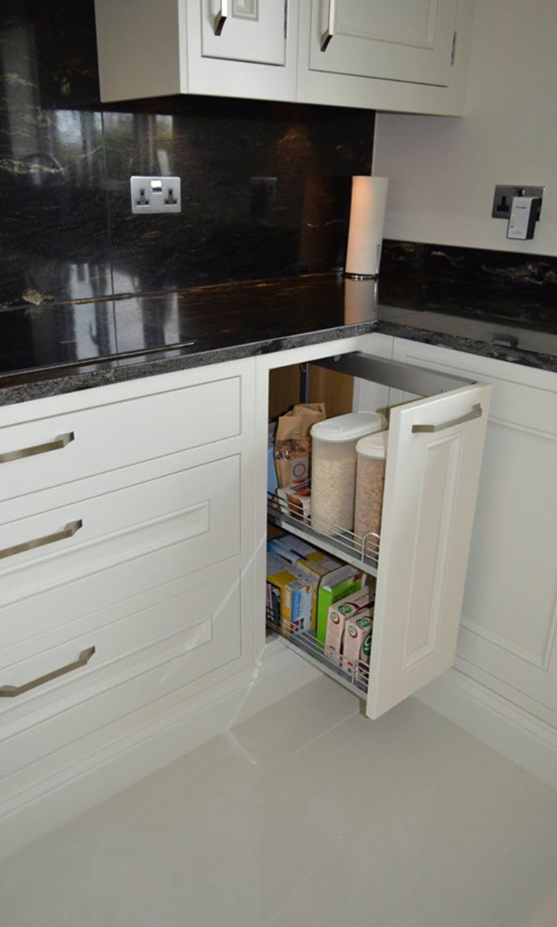 Half Pencil & Scalloped | Porcelain Kitchen Units