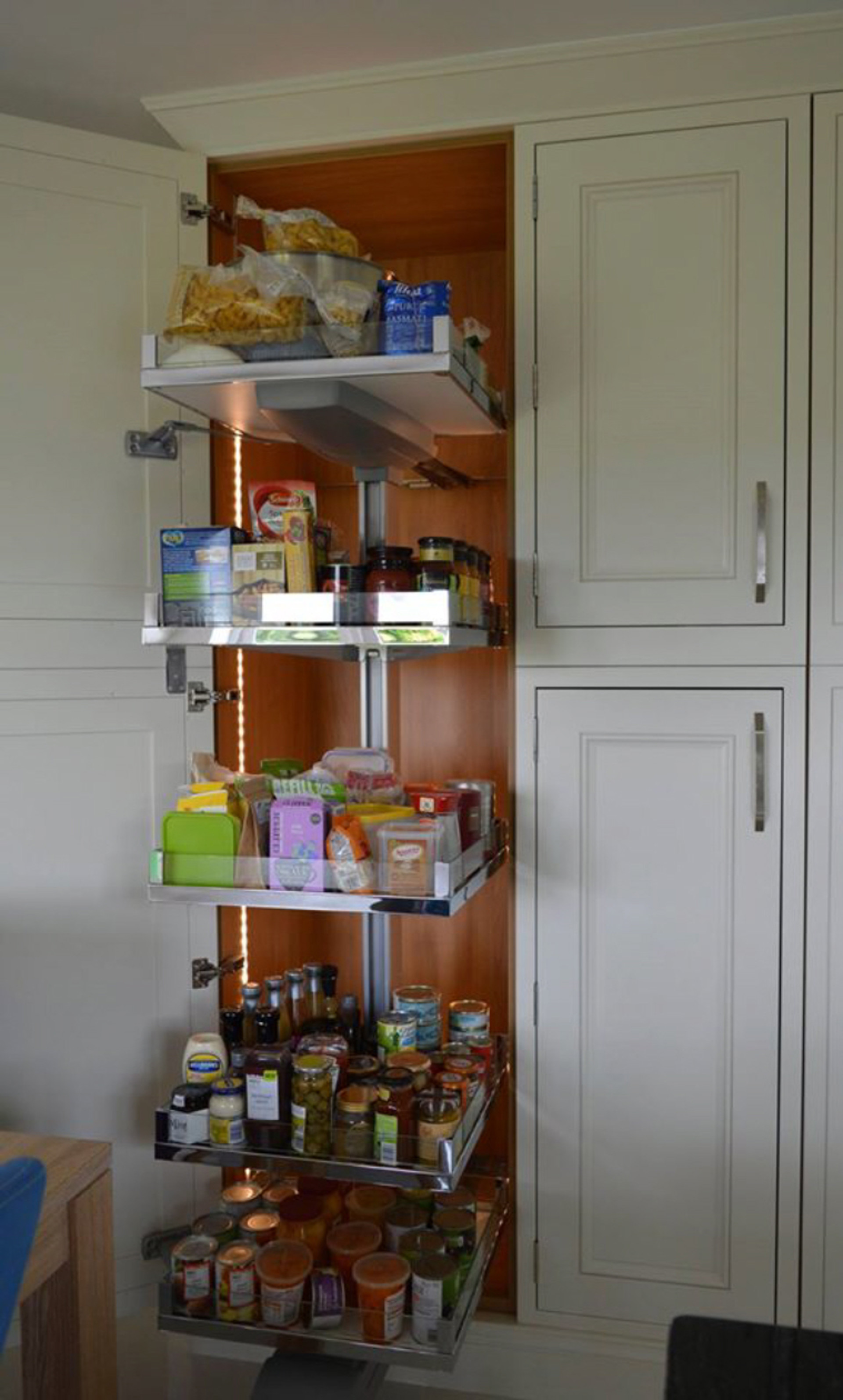 Half Pencil & Scalloped | Porcelain Kitchen Units