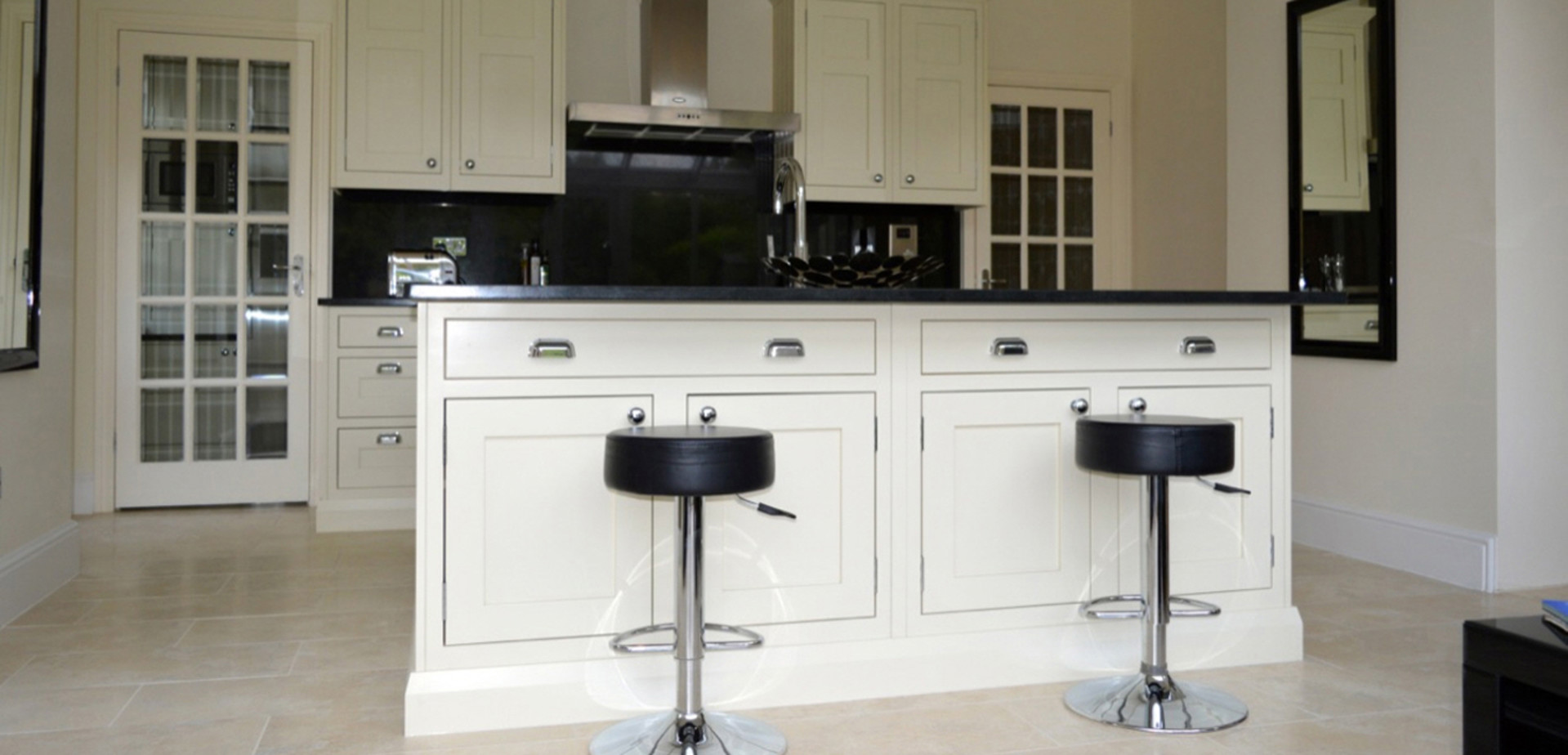 In-frame Shaker | Alabaster Modern Kitchen Units