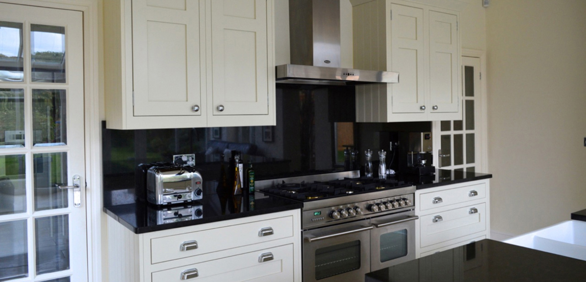 In-frame Shaker | Alabaster Modern Kitchen Units