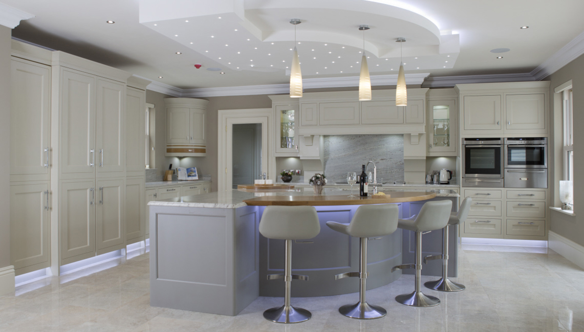 In-frame Shaker | Mussel & Partridge Grey Kitchen