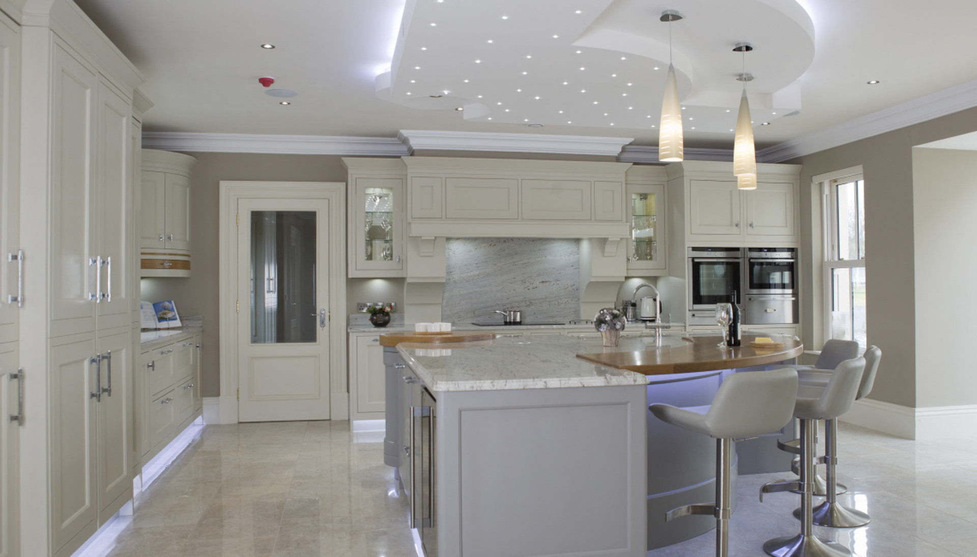 In-frame Shaker | Mussel & Partridge Grey Kitchen