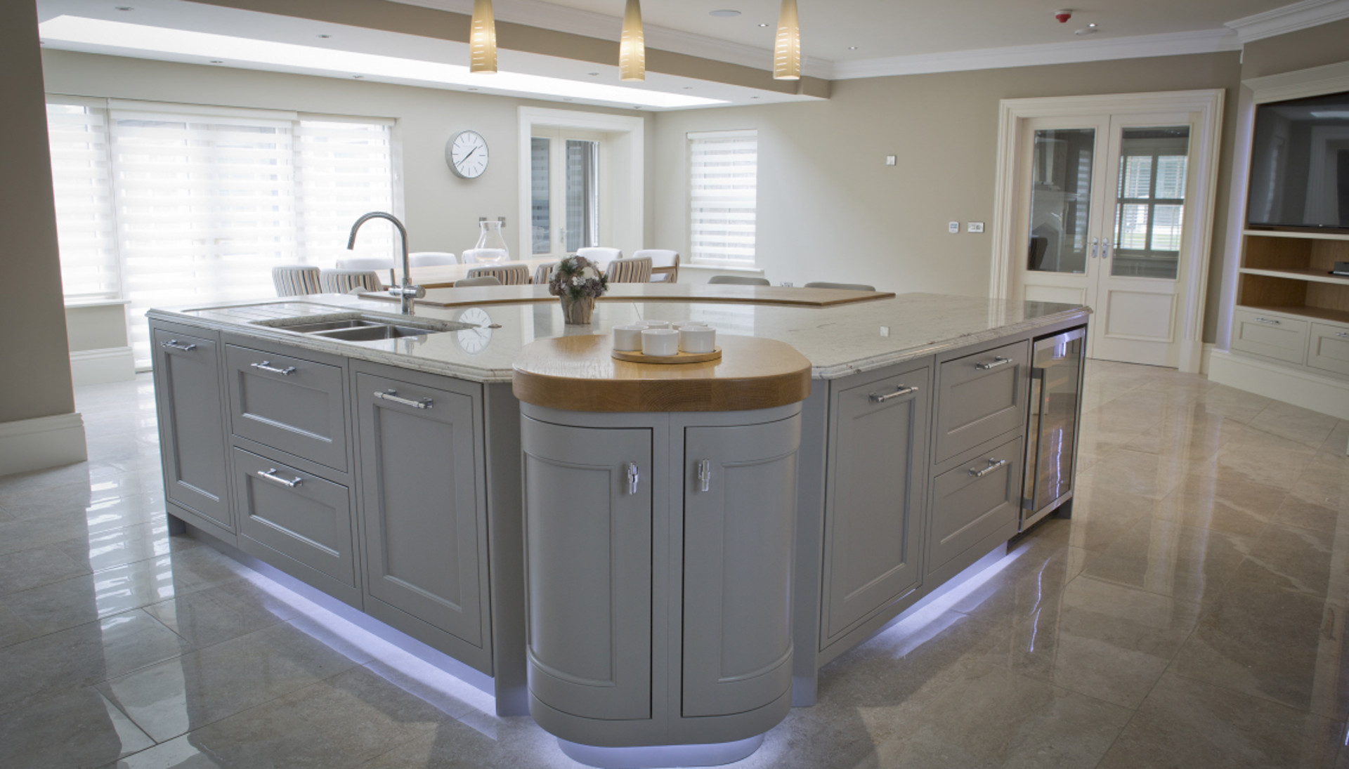 In-frame Shaker | Mussel & Partridge Grey Kitchen