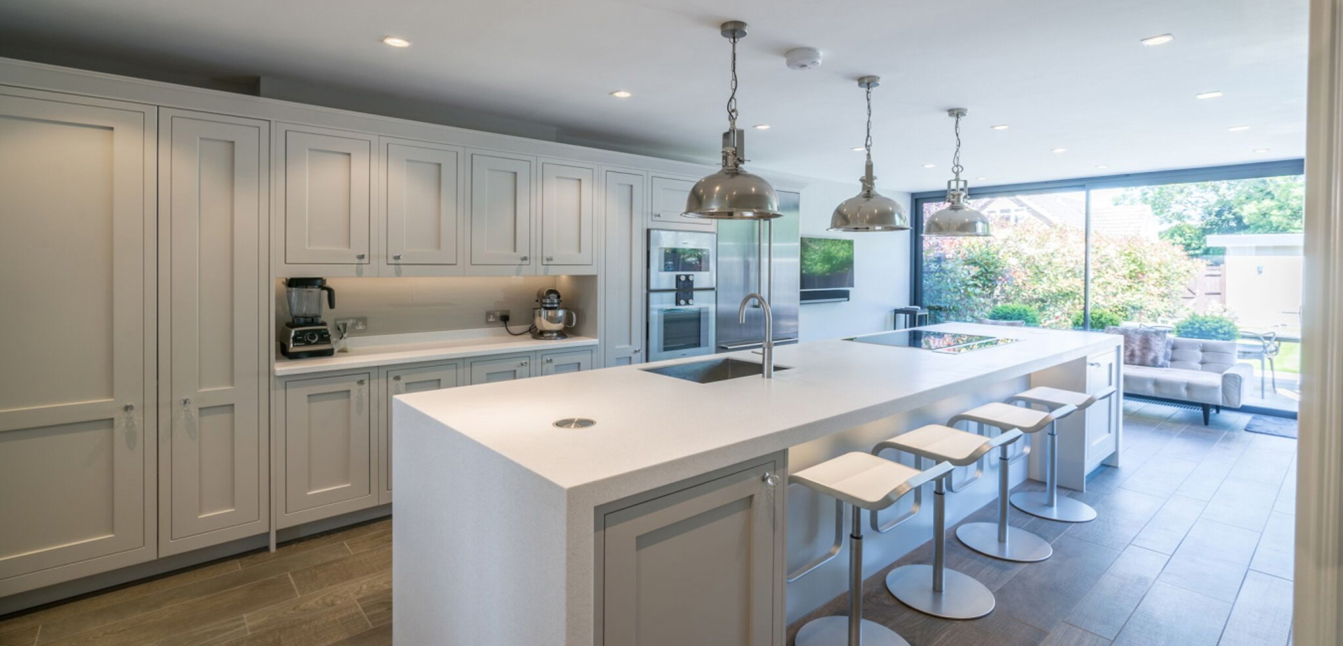 In-Frame Shaker | Corian Everest Worktops