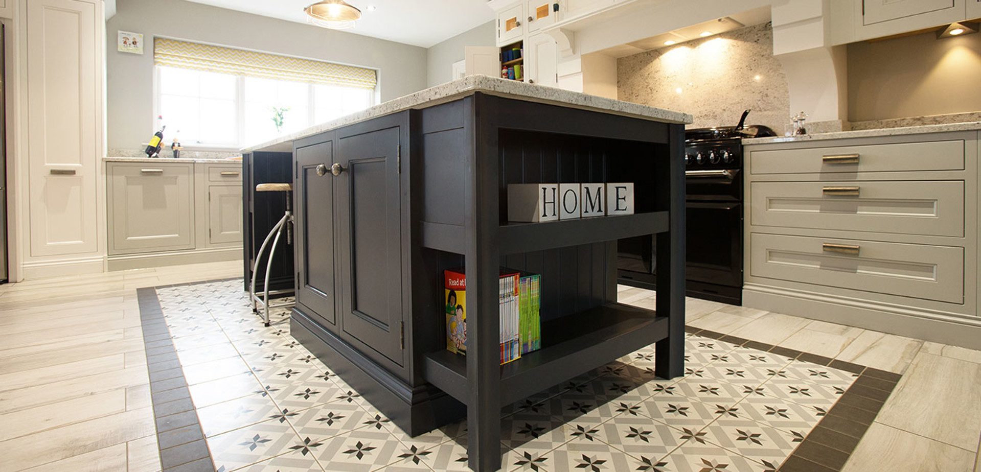 Quarter Round | Chalk, Slate & Partridge Grey Kitchen