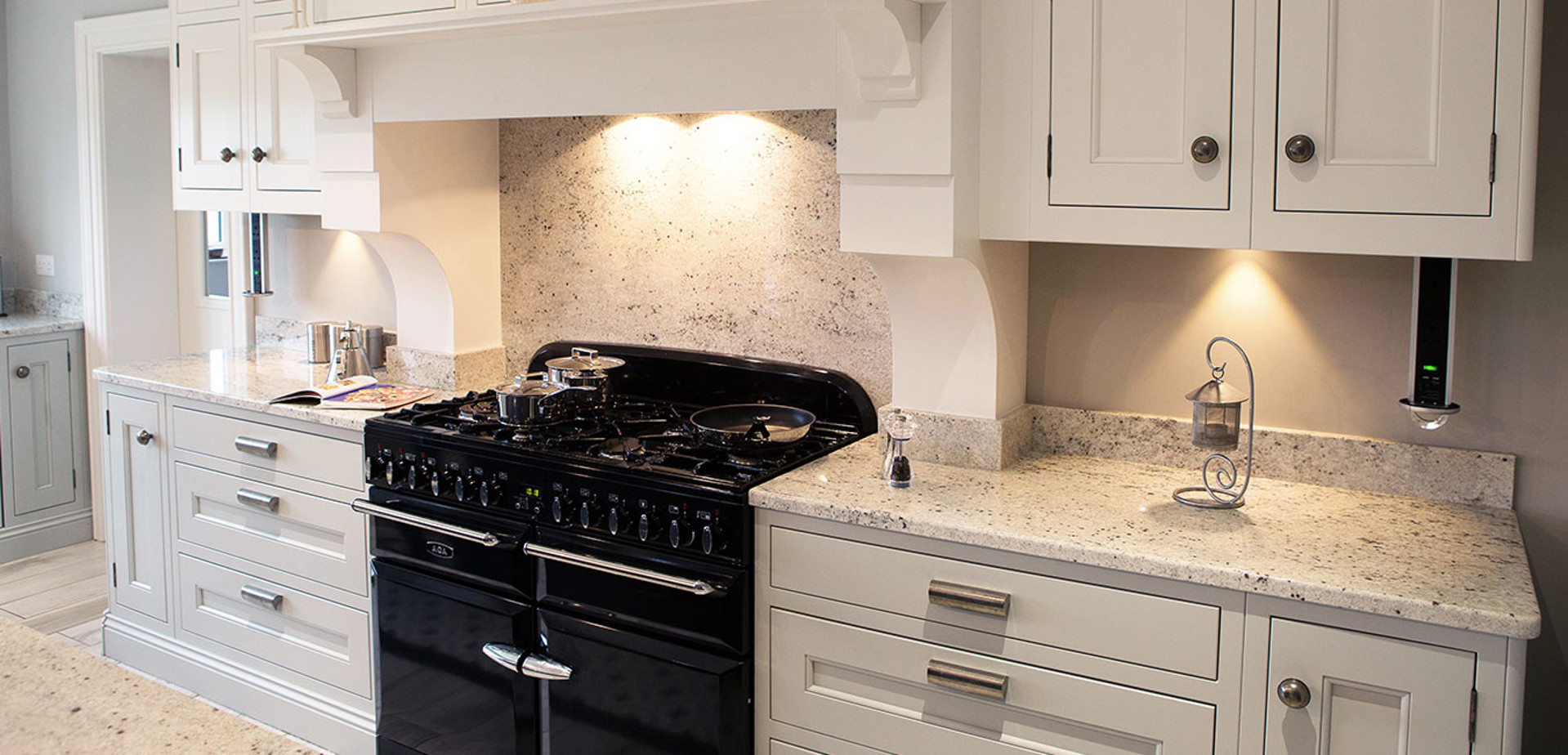 Quarter Round | Chalk, Slate & Partridge Grey Kitchen