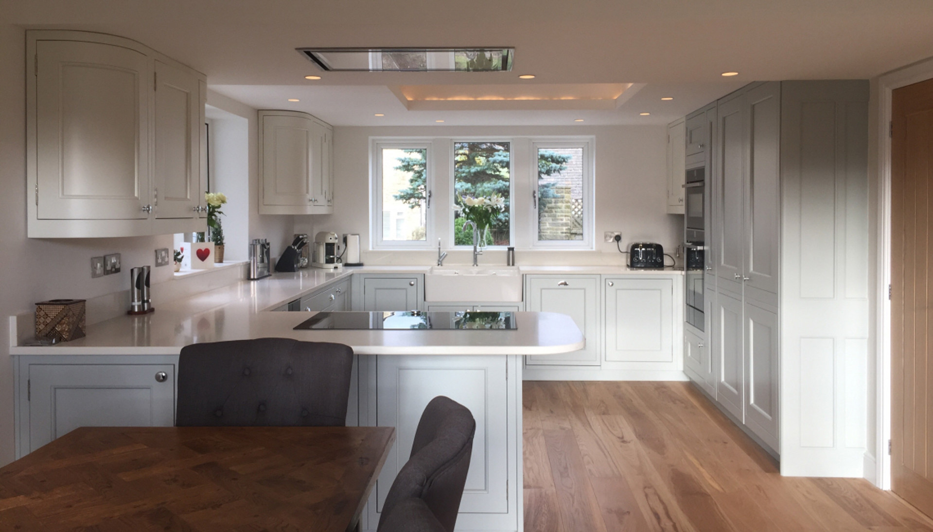 Quarter Round | Partridge Grey & Porcelain Kitchen