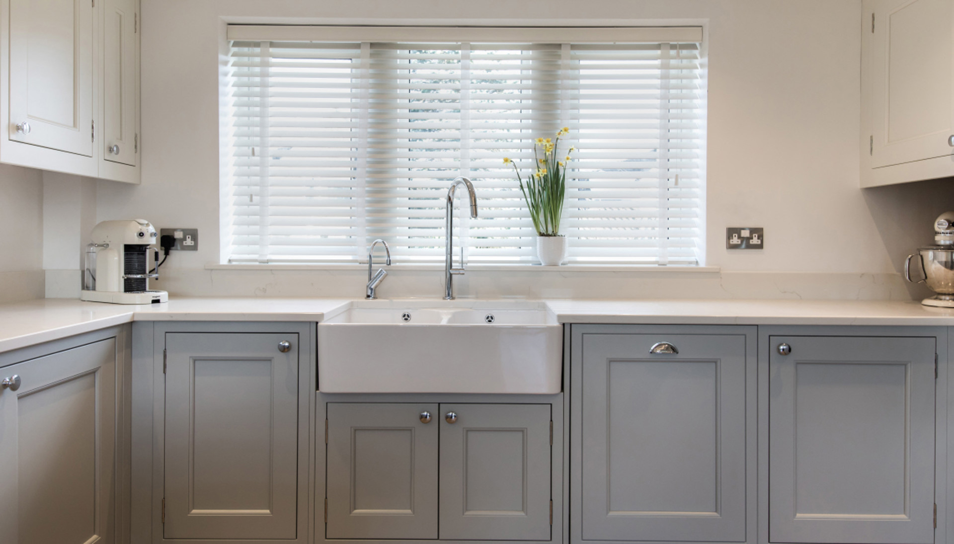 Quarter Round | Partridge Grey & Porcelain Kitchen