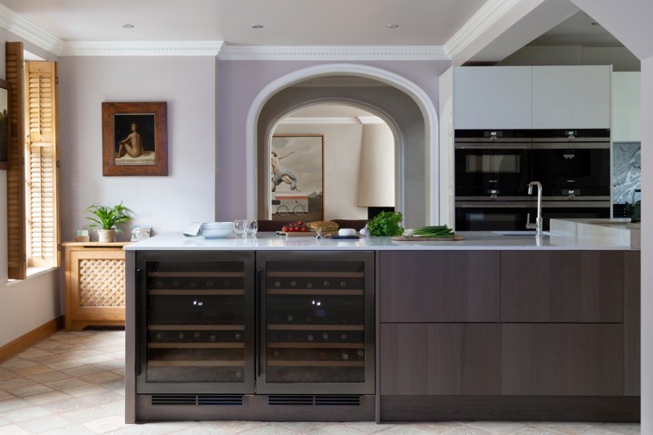 Porter Handleless in Gloss White and Silver Oak 