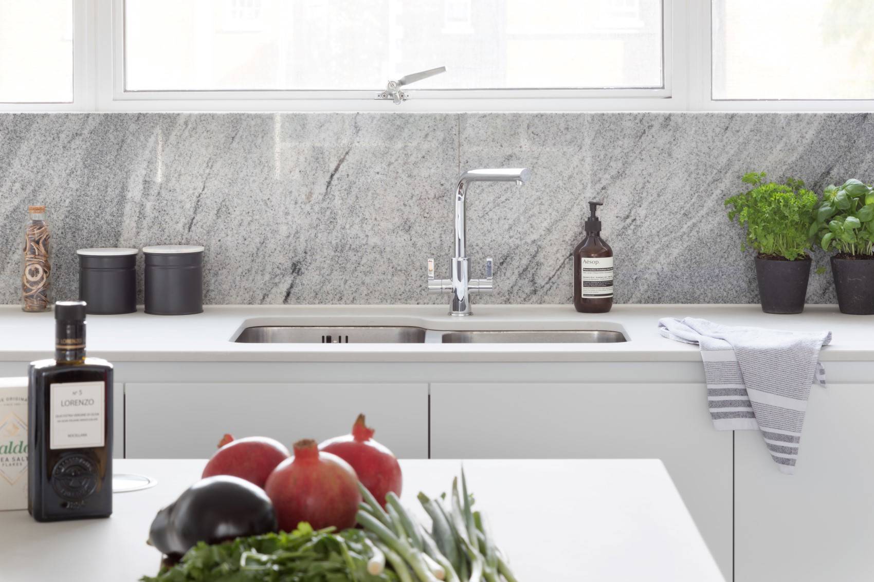 Porter Handleless in White 