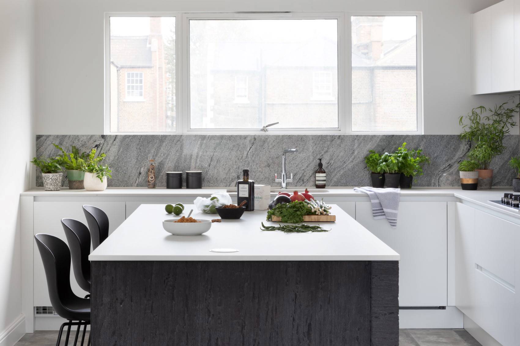 Porter Handleless in White 