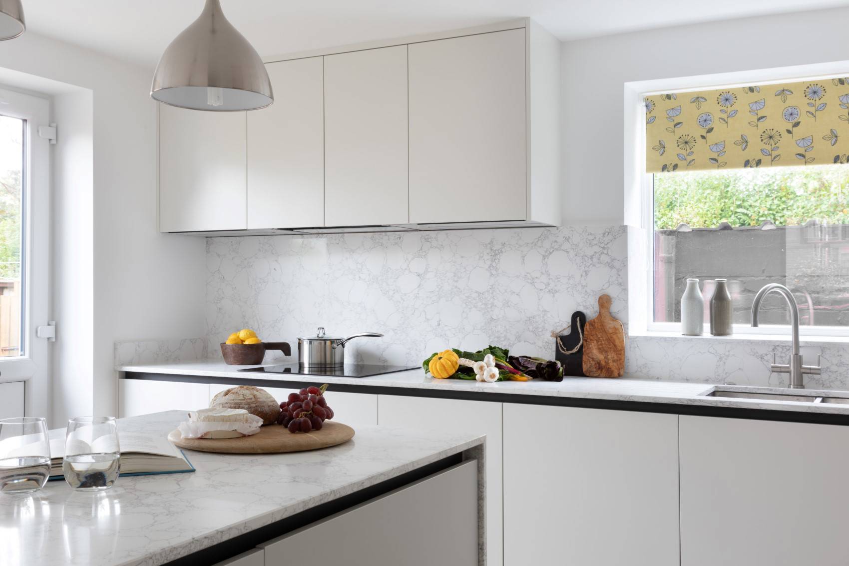 Porter Handleless in Matt White and Graphite 