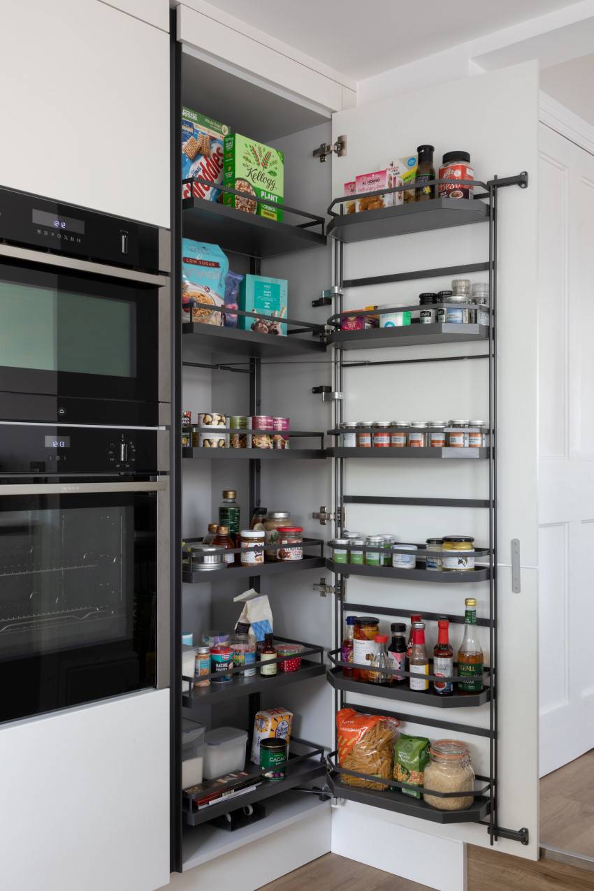 Porter Handleless in Matt White and Graphite 