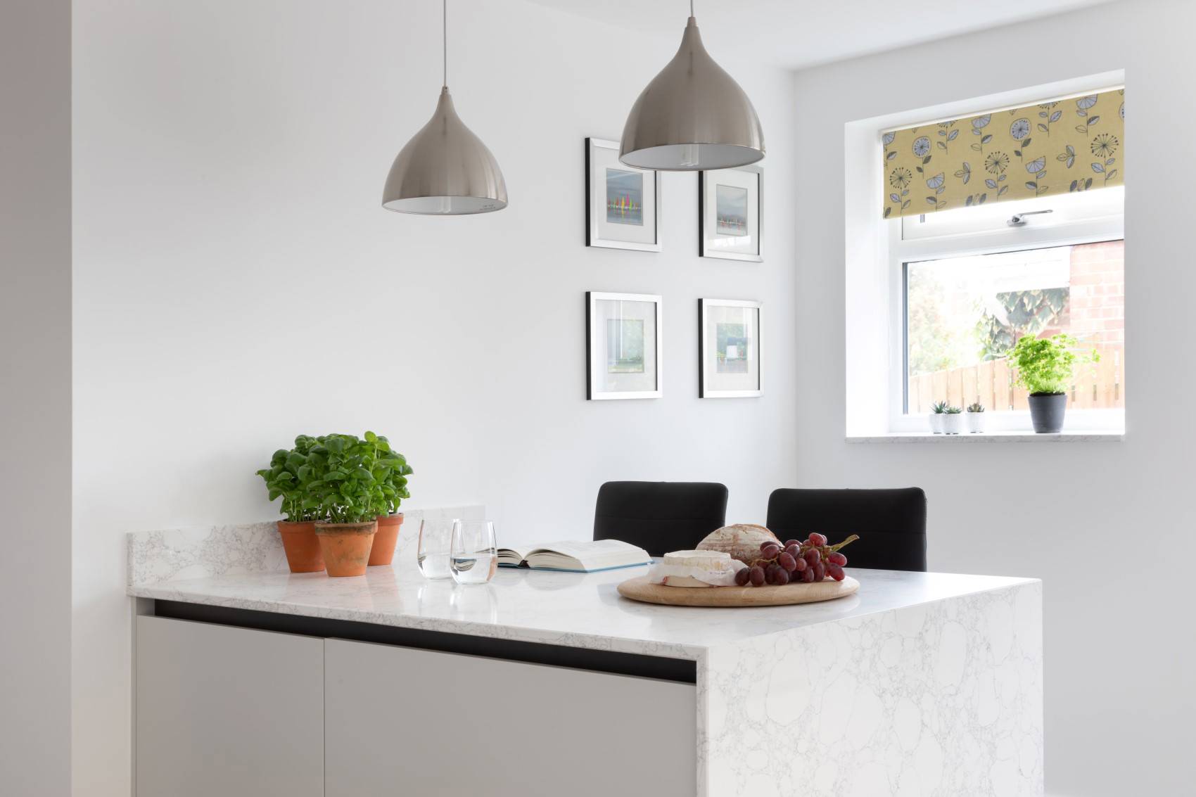 Porter Handleless in Matt White and Graphite 