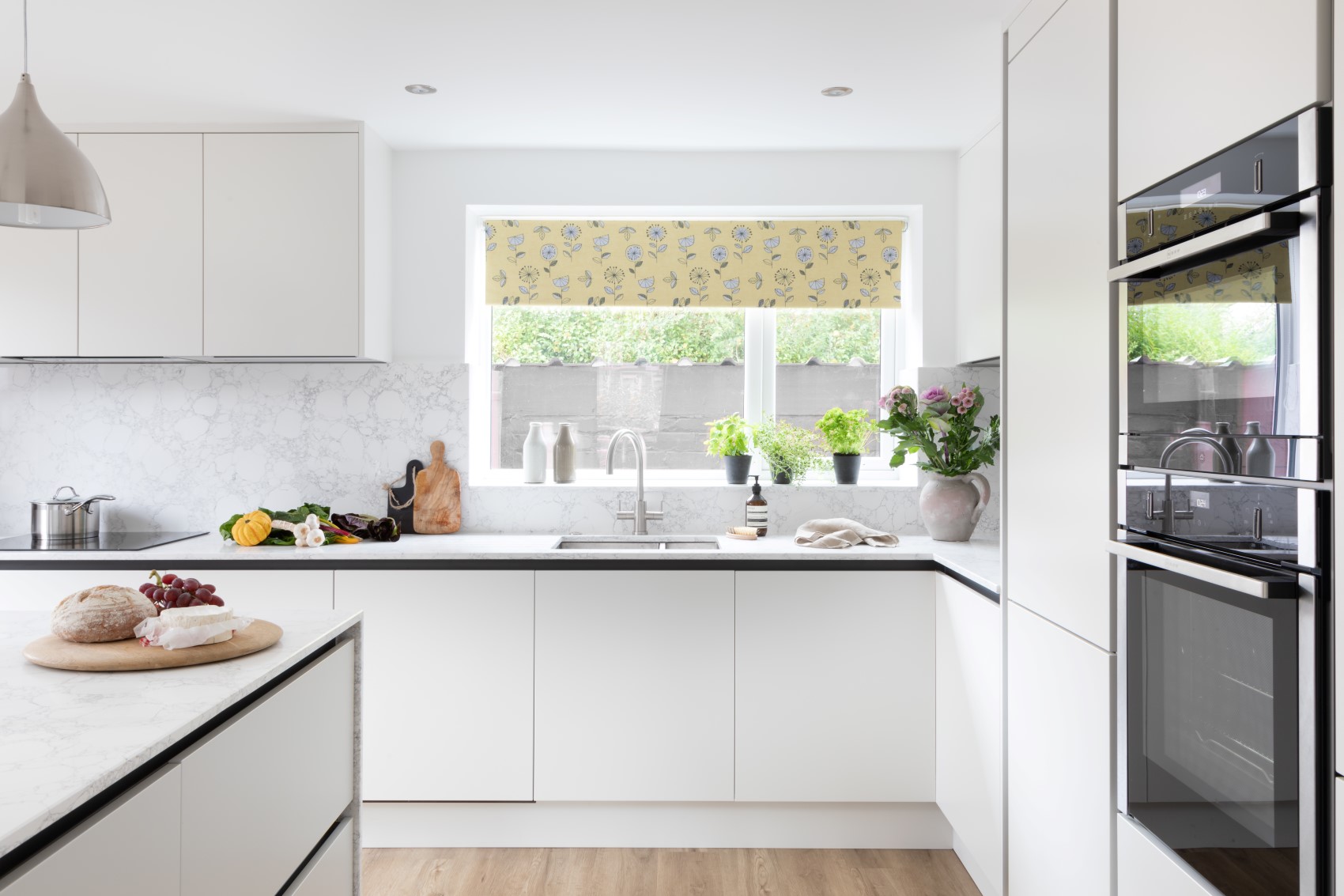 Porter Handleless in Matt White and Graphite 