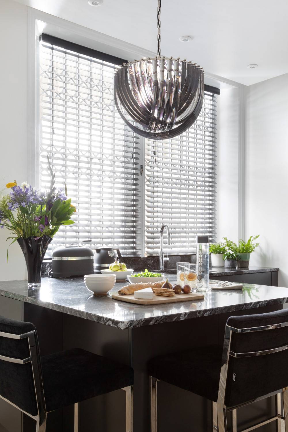 Porter Handleless in Graphite 