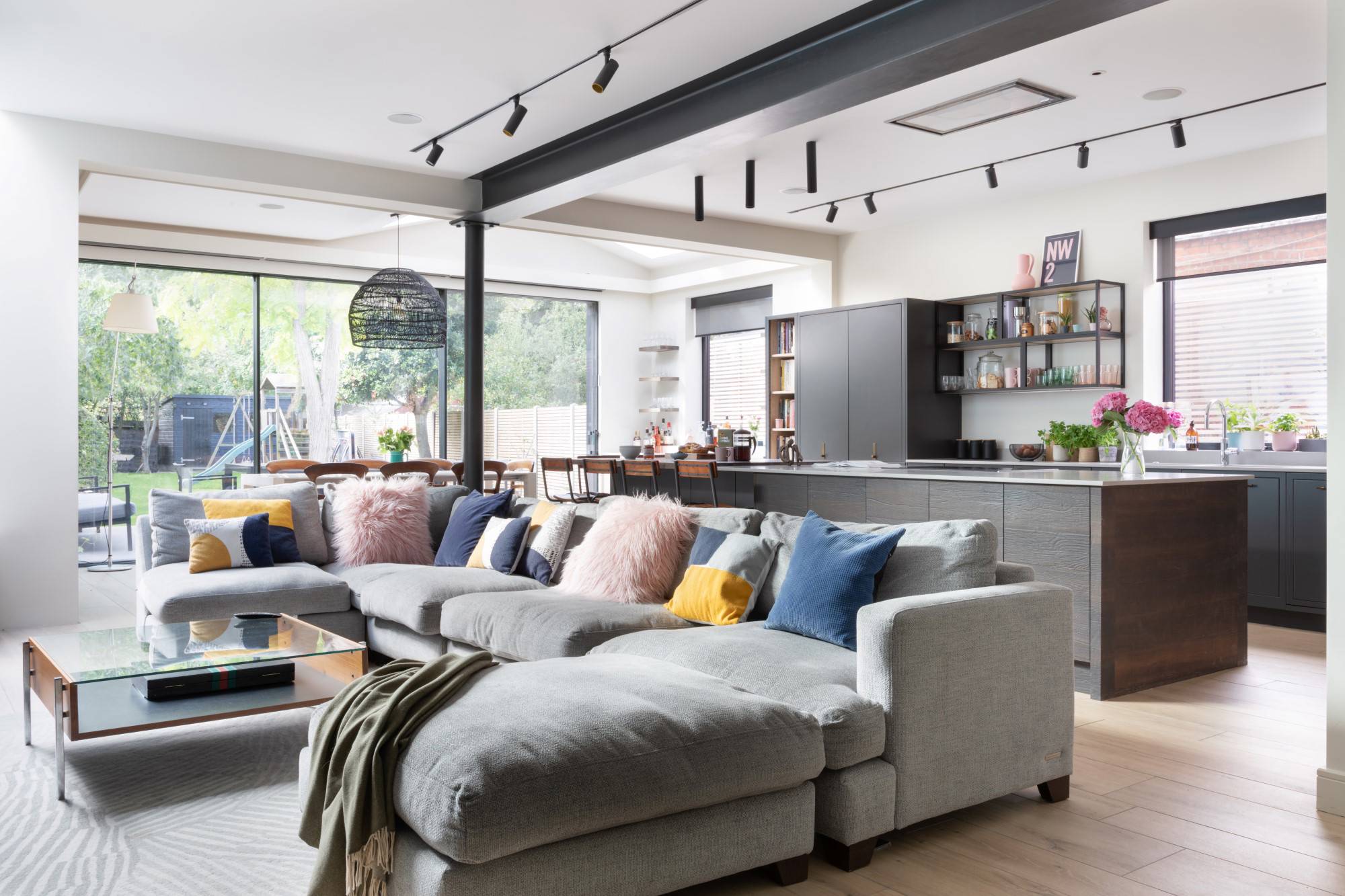 1909 Slab in Graphite & Dry Rose 