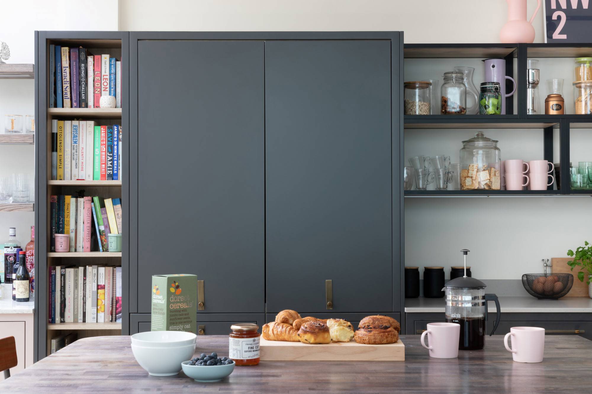 1909 Slab in Graphite & Dry Rose 