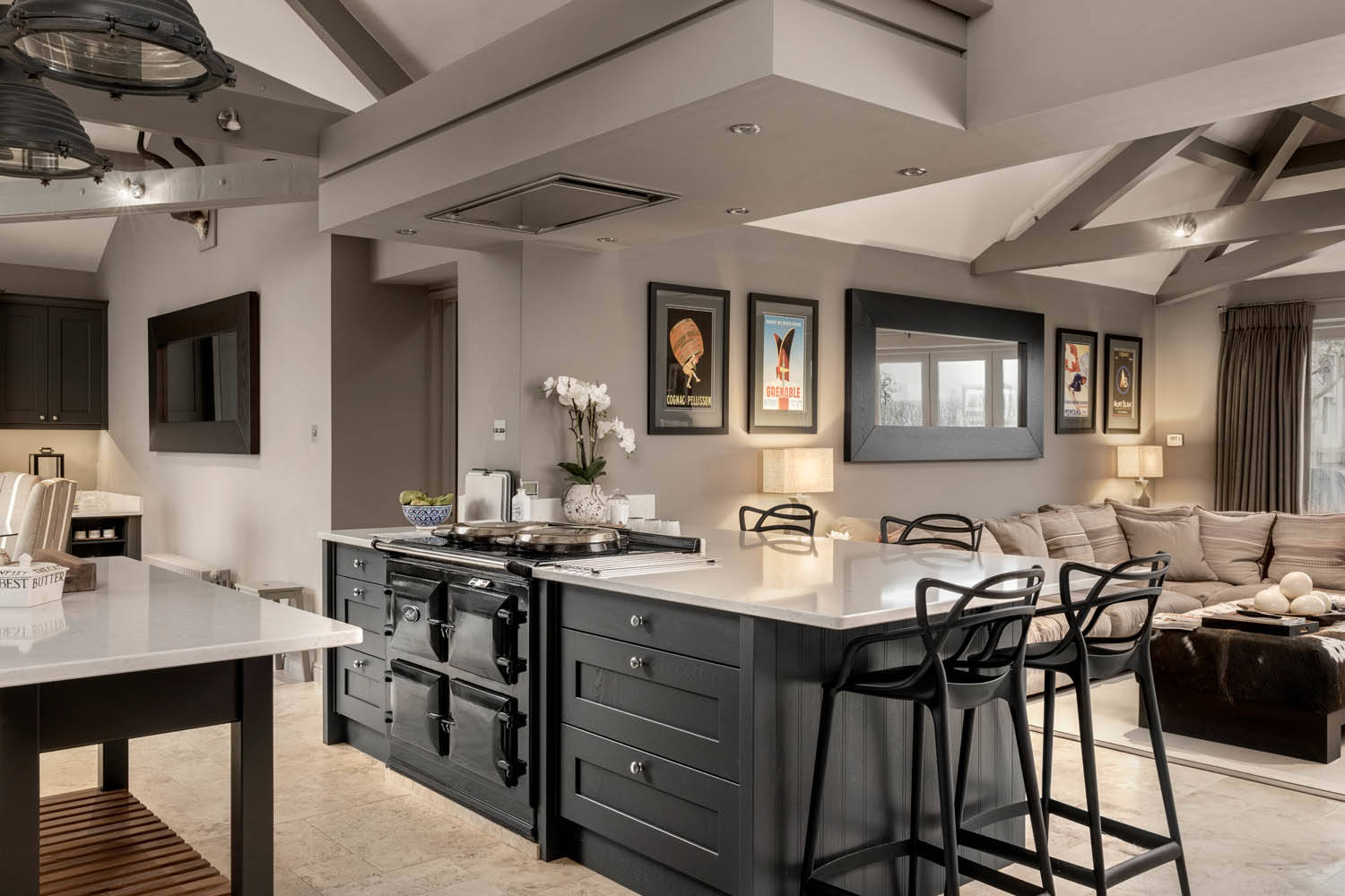 Mornington Shaker in Graphite 