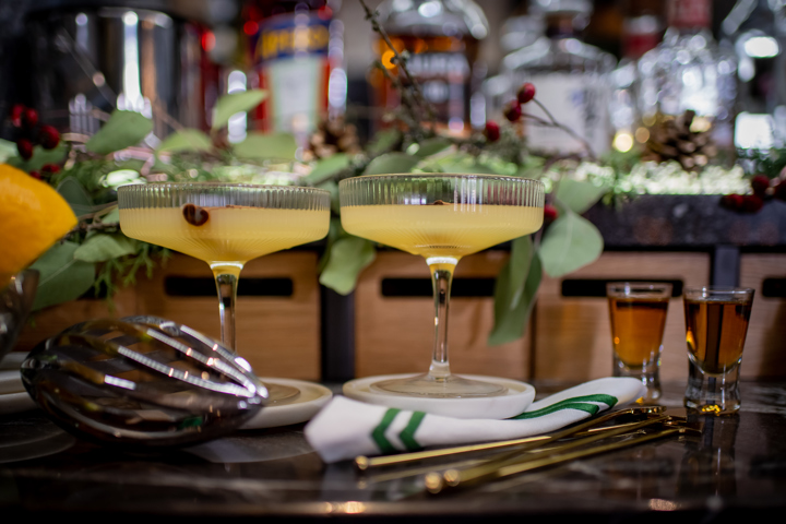 FABULOUS FESTIVE COCKTAILS WITH EVERYDAY KITCHEN ESSENTIALS