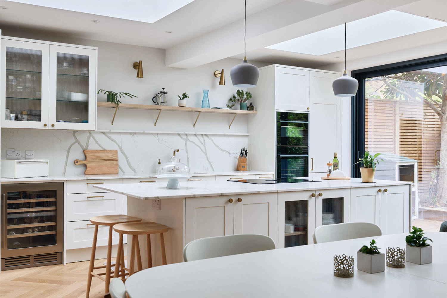 Hunton in Porcelain