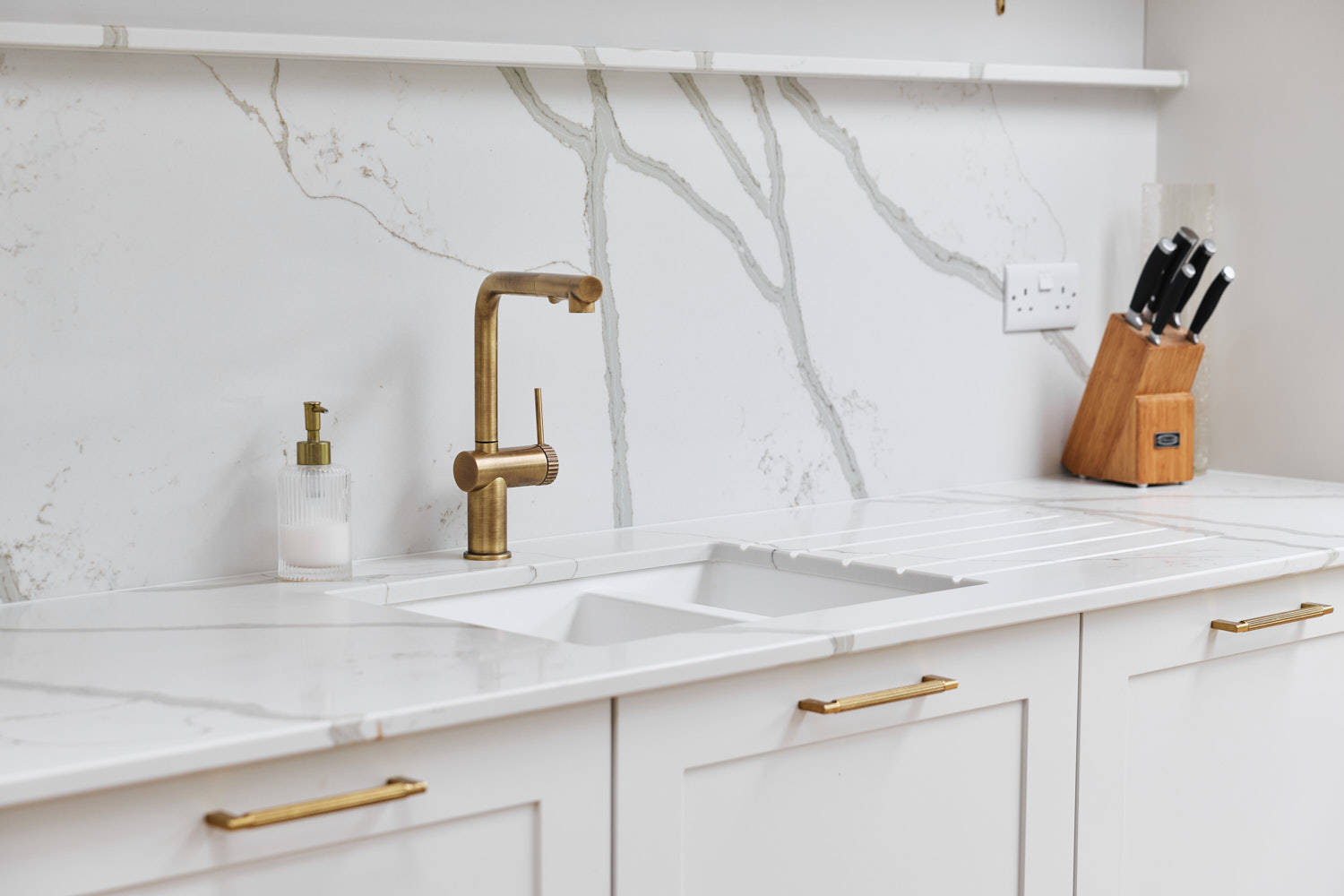 Hunton in Porcelain