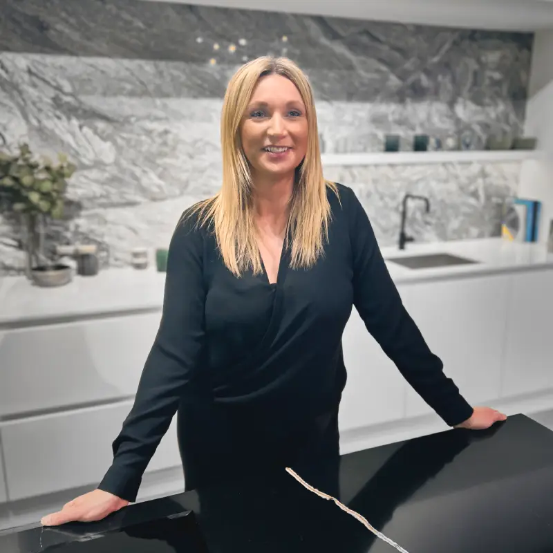 Image of Lisa Armstrong 