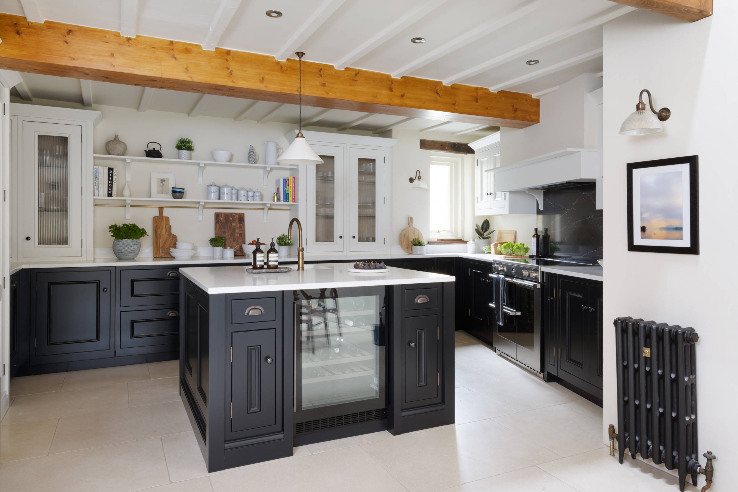 1909 Half Pencil & Scalloped in Porcelain & Carbon