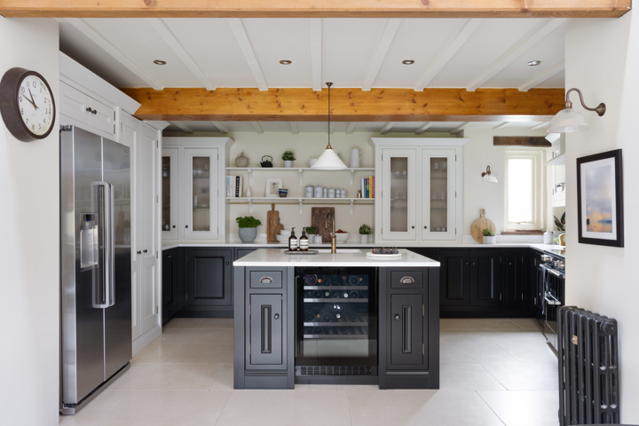 1909 Half Pencil & Scalloped in Porcelain & Carbon