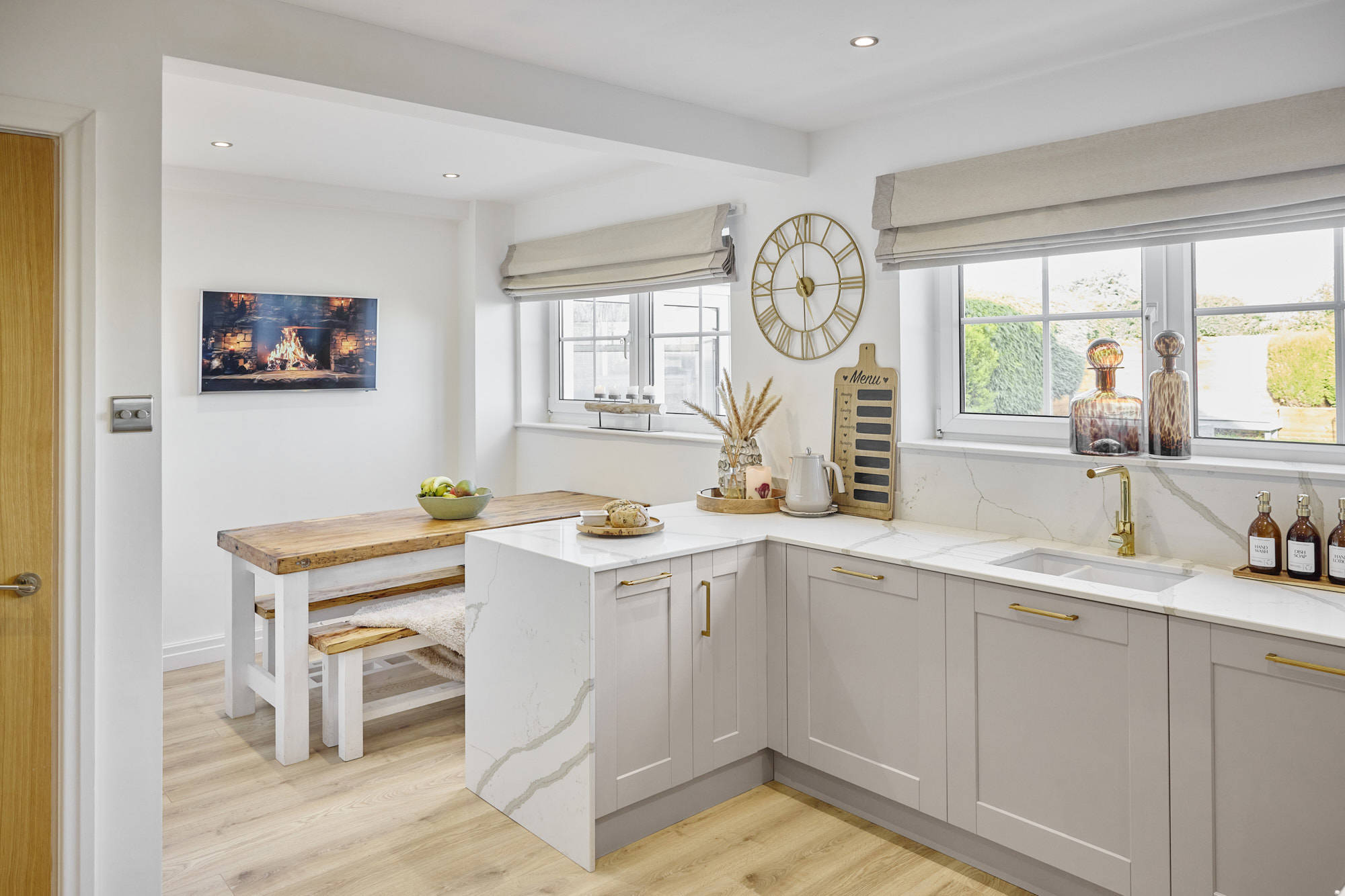 Belsay Woodgrain in Cashmere & Reed Green