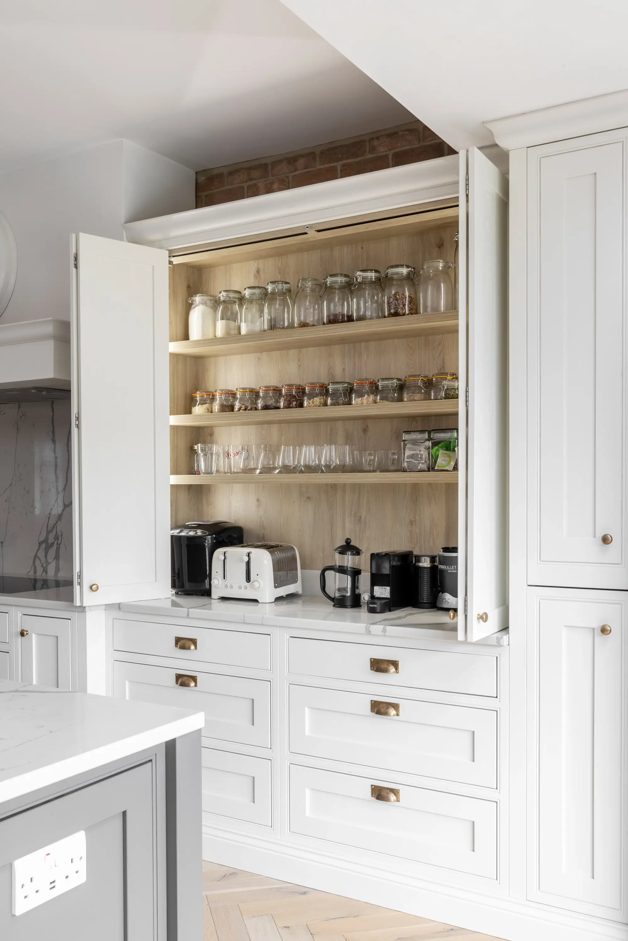 Clarendon in Slate & Porcelain 