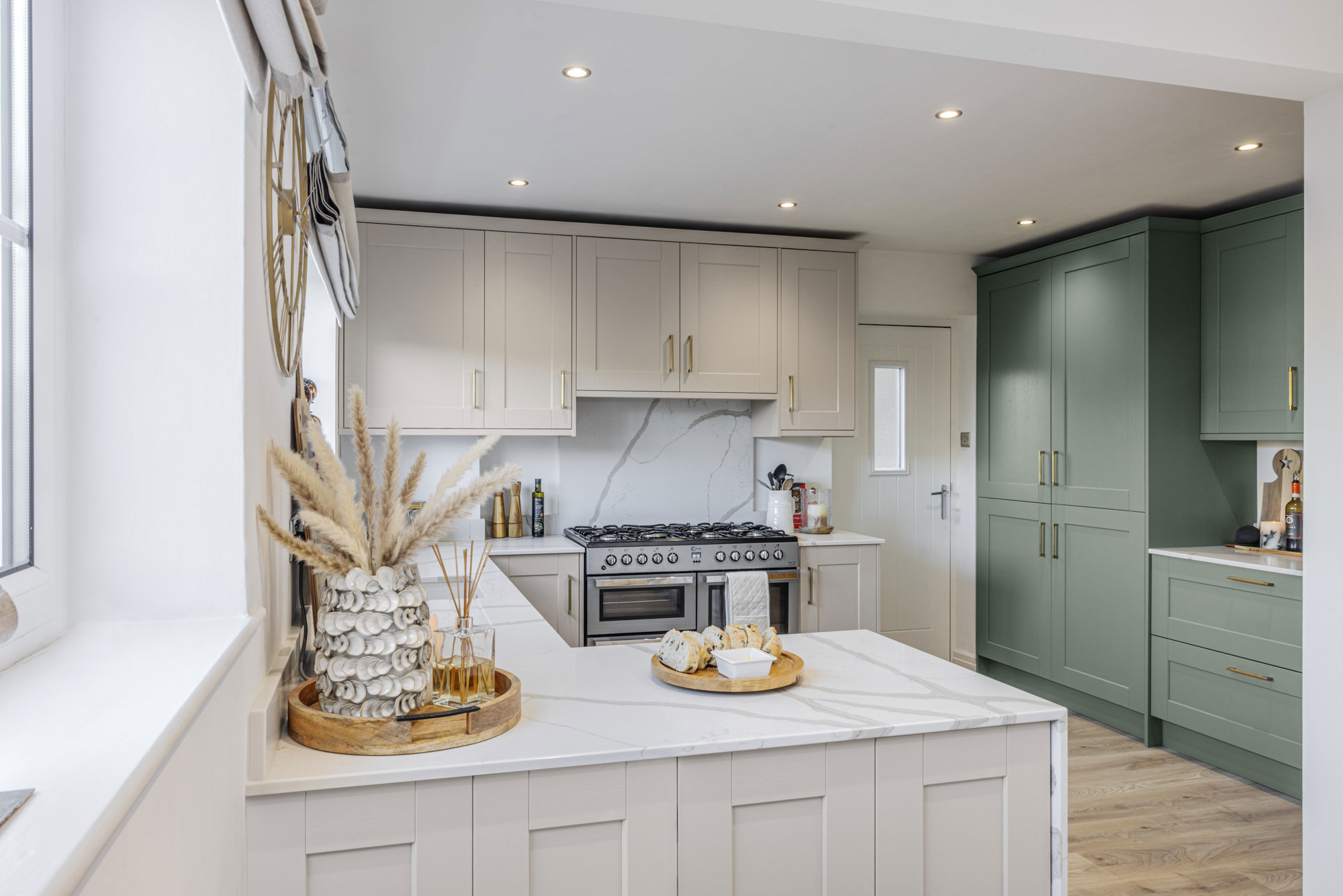 Belsay Woodgrain in Cashmere & Reed Green