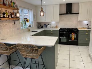 Mornington Shaker Regiment and Porcelain