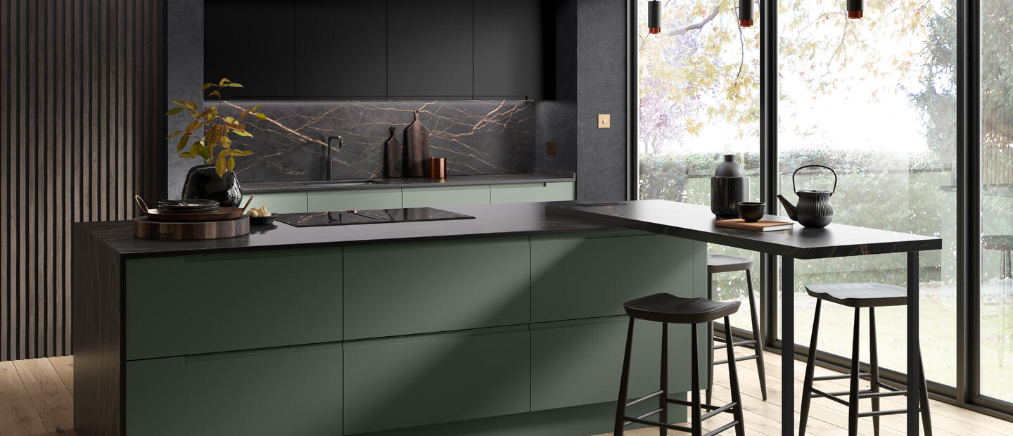 Remo Kitchens Regents Green & Carbon kitchen