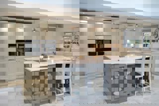 Mornington Shaker Porcelain & Dust Grey