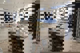 Porter Gloss Porcelain