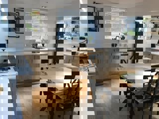 Remo Gloss Porcelain & Unity White Halifax Oak