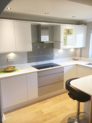 Remo Gloss White And Cashmere