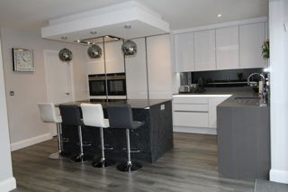 Unity Gloss Pure White