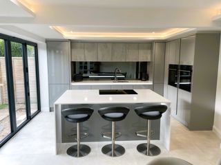 Porter & Unity Gloss Silver Grey & Hayward Concrete